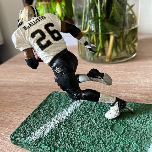 NFL Player McAllister 2003 Figurine - Picture 3 of 8